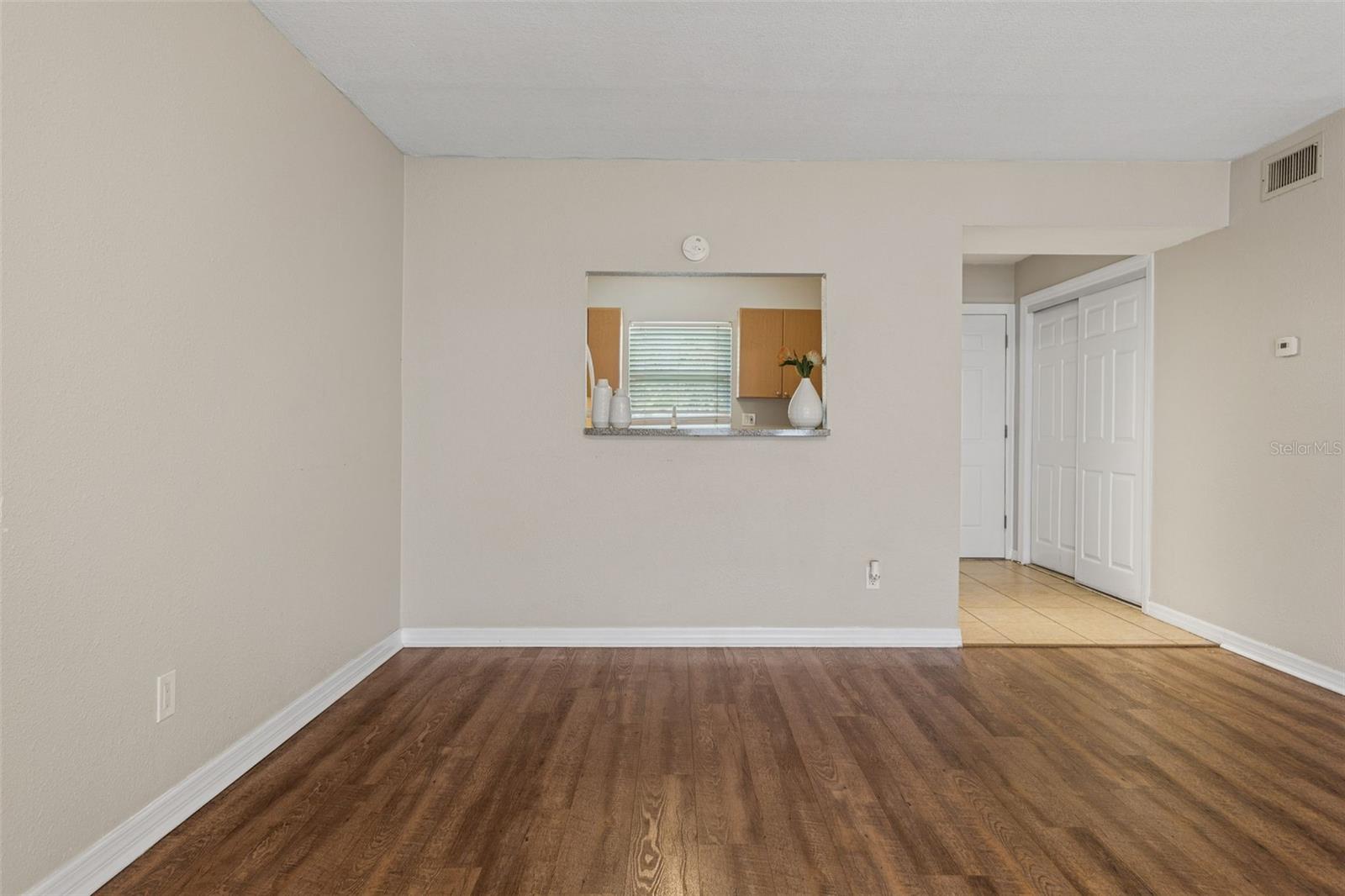 Living room/dining room combo