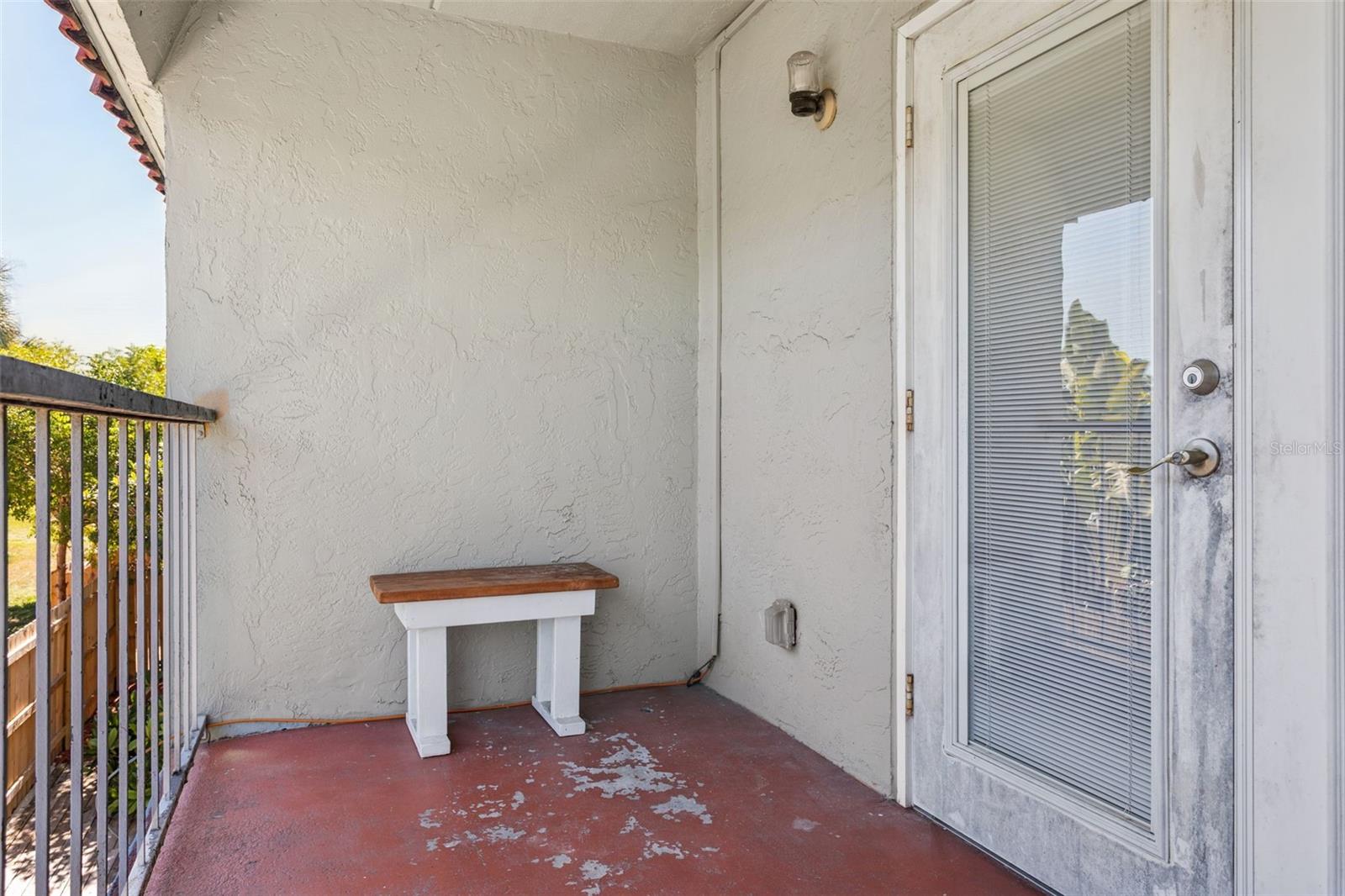 Balcony/porch area