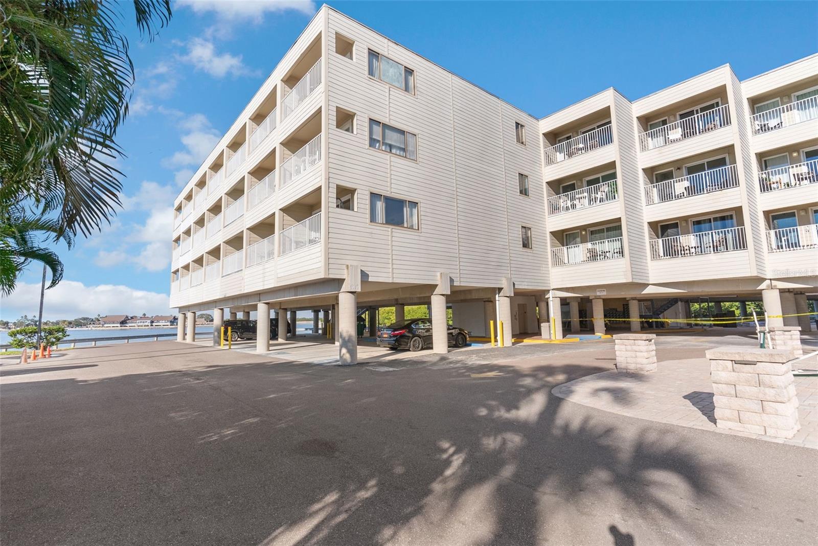 2506 N ROCKY POINT DR #467, TAMPA, FL, 33607