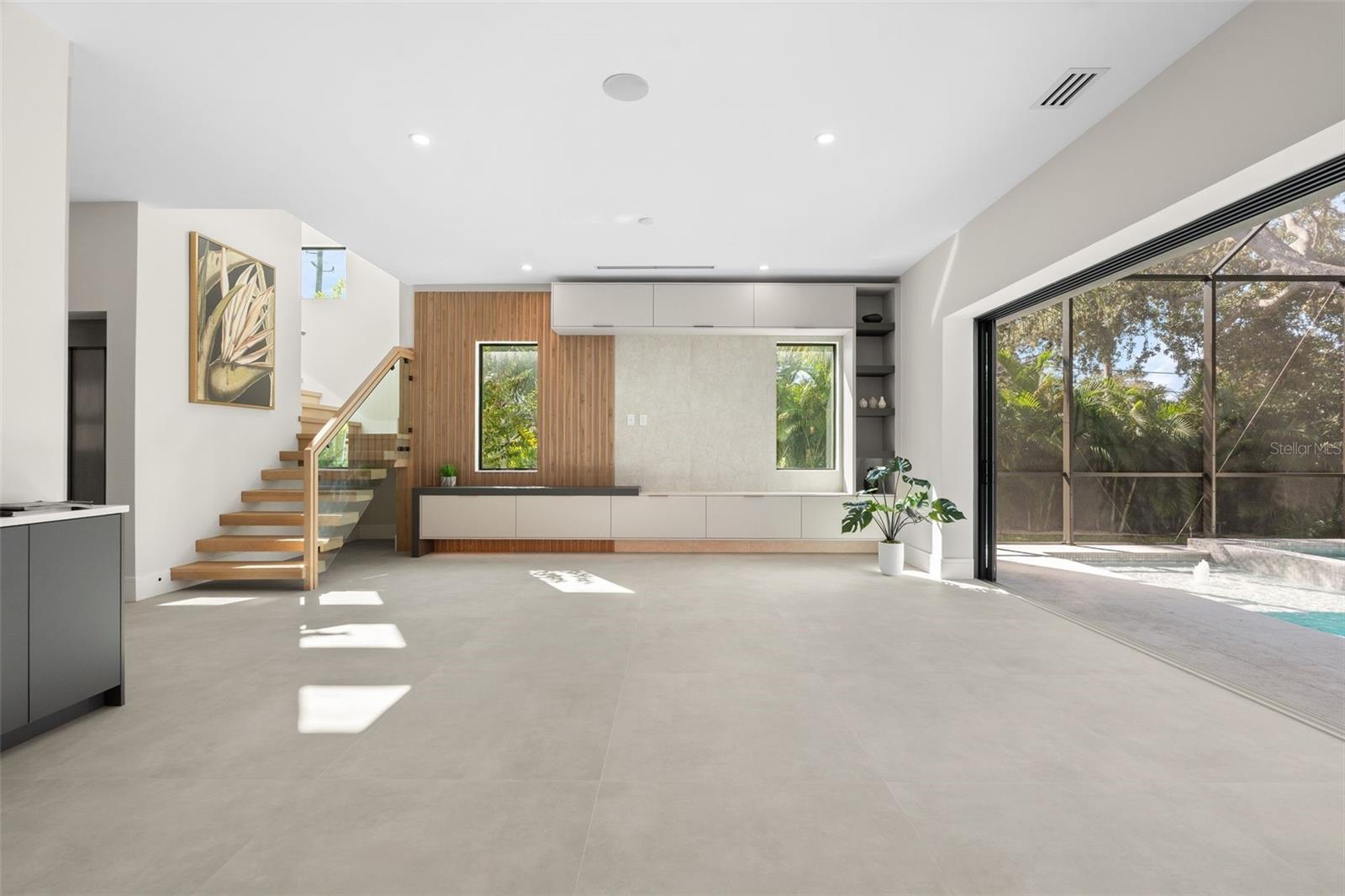 1683 SIESTA DR, SARASOTA, FL, 34239