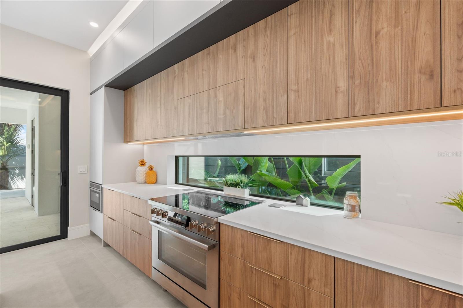 1683 SIESTA DR, SARASOTA, FL, 34239