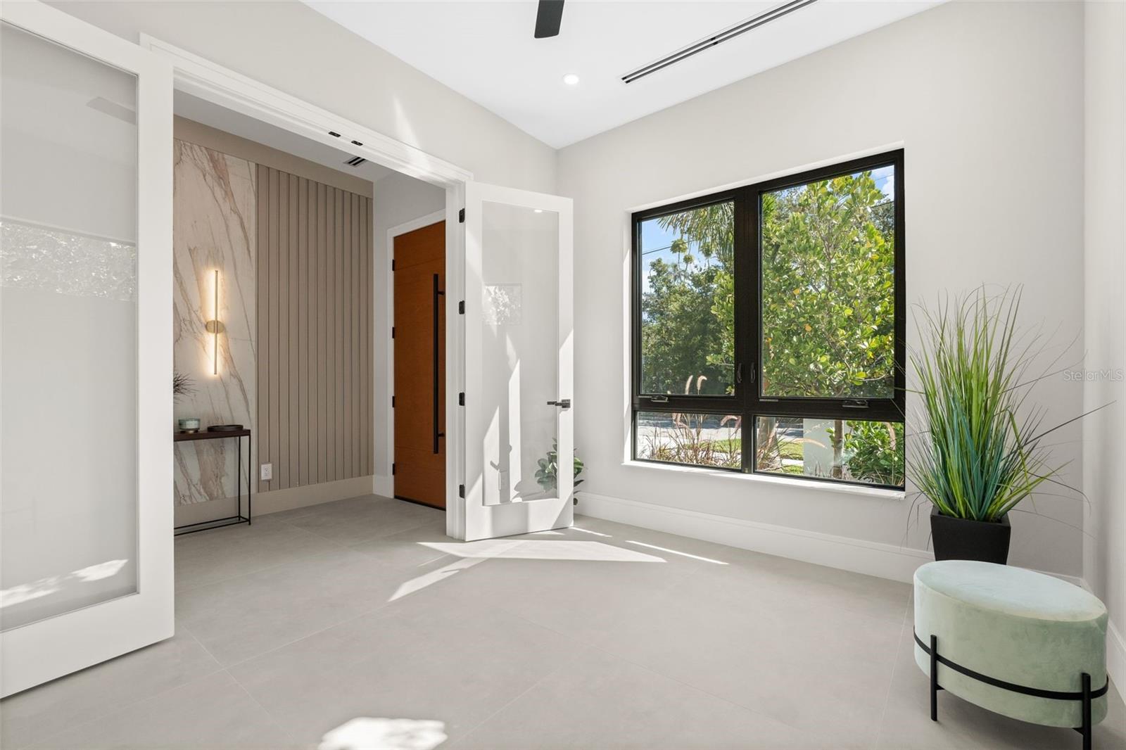 1683 SIESTA DR, SARASOTA, FL, 34239