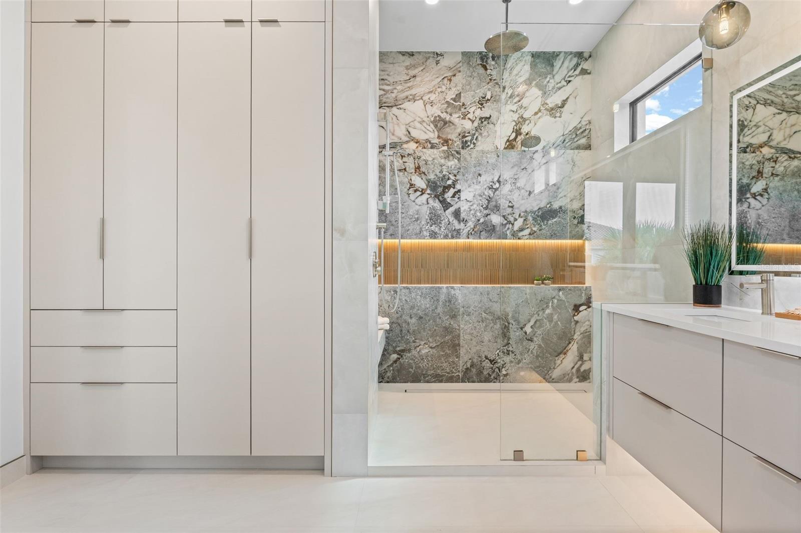 1683 SIESTA DR, SARASOTA, FL, 34239