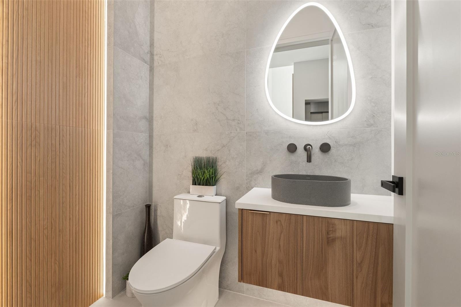 1683 SIESTA DR, SARASOTA, FL, 34239