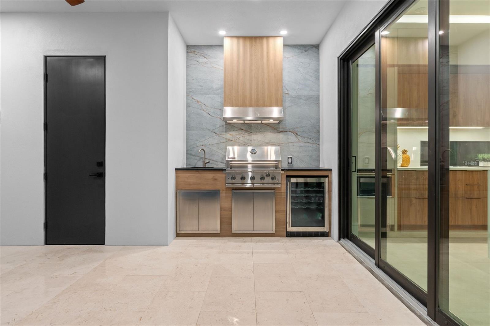 1683 SIESTA DR, SARASOTA, FL, 34239