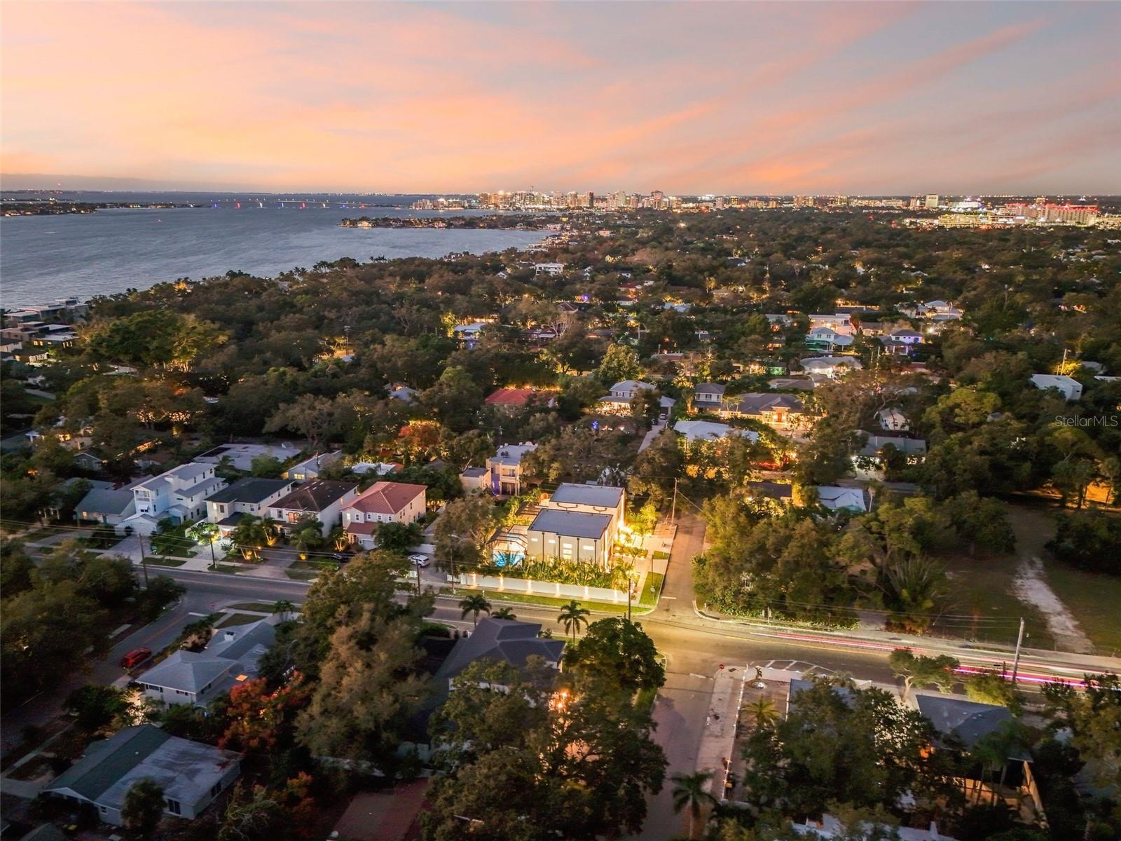 1683 SIESTA DR, SARASOTA, FL, 34239