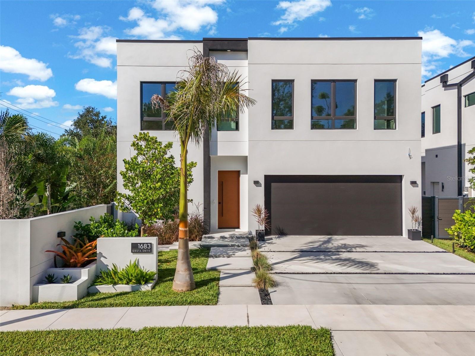 1683 SIESTA DR, SARASOTA, FL, 34239