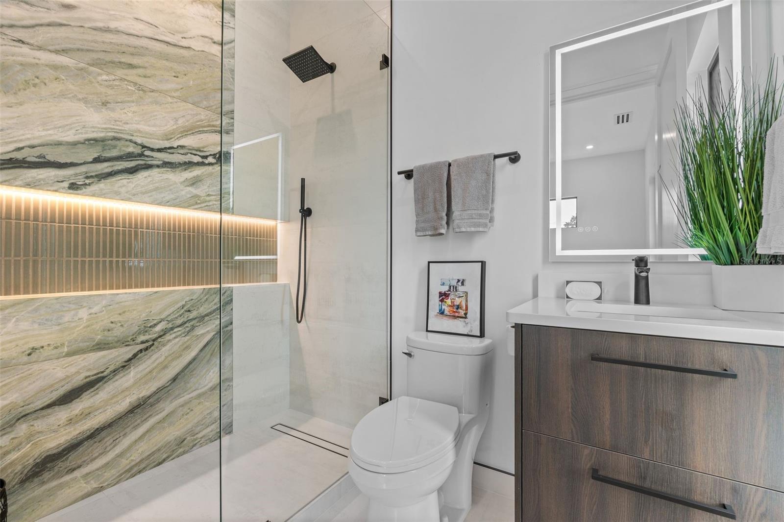 1683 SIESTA DR, SARASOTA, FL, 34239