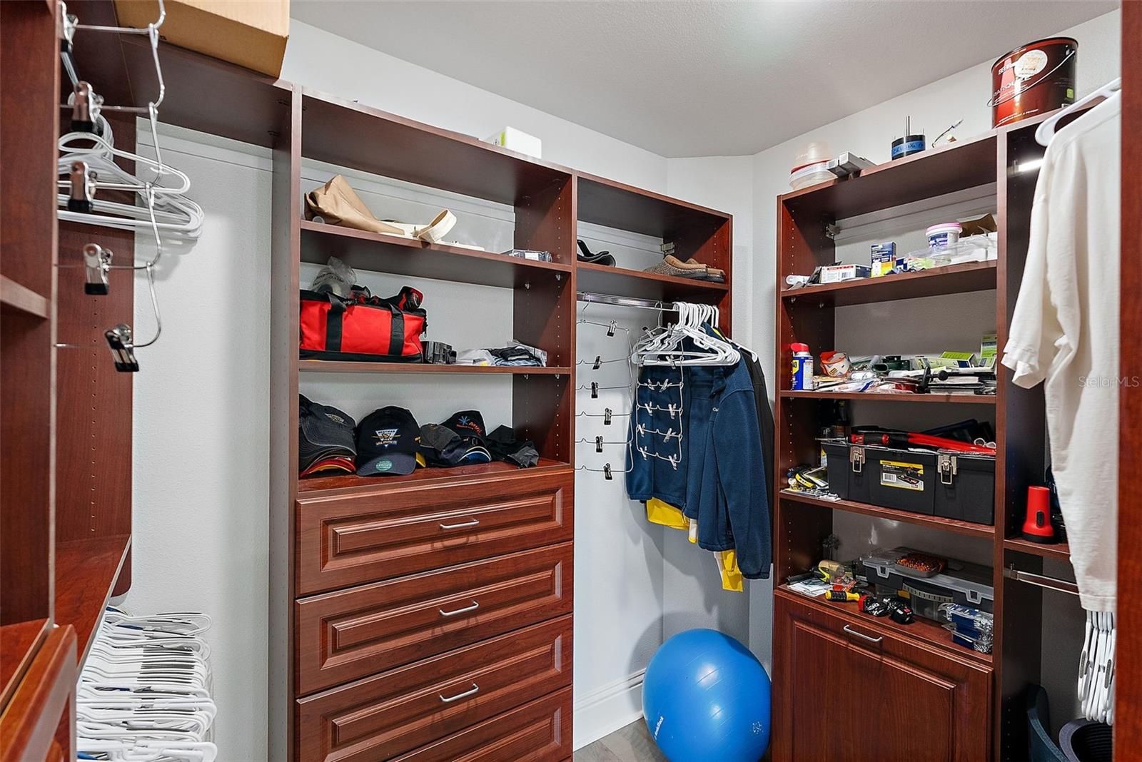 TB8444065 Property Photo