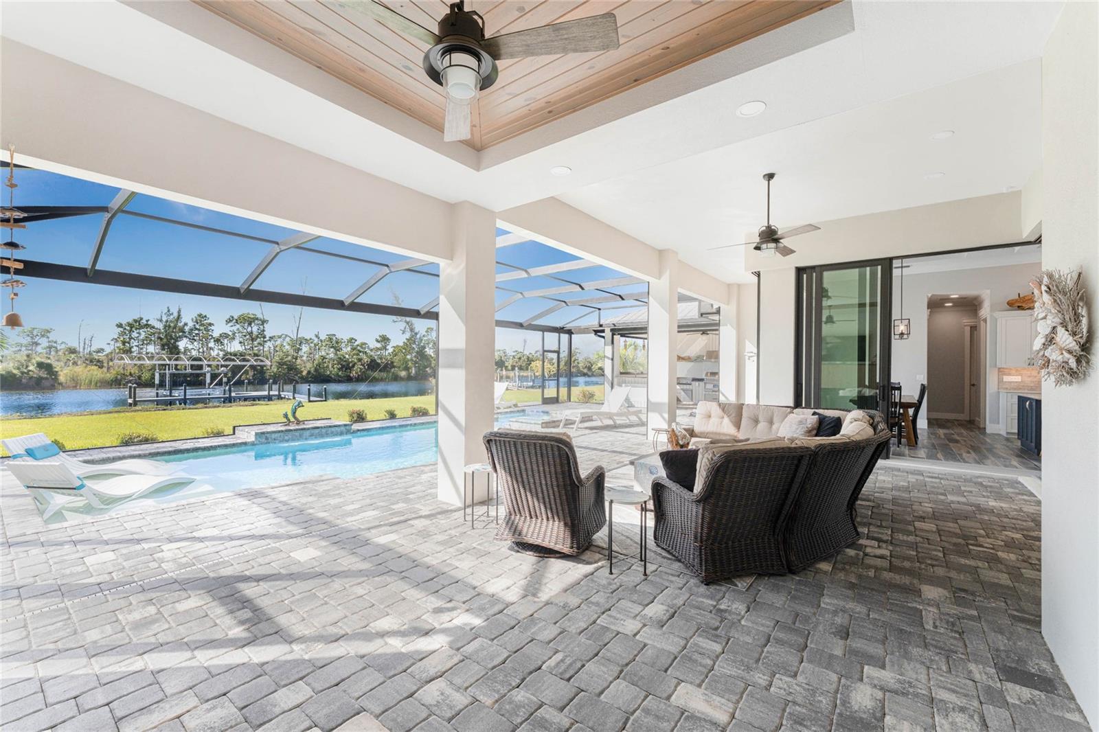 16668 LIGGETT CIR, PORT CHARLOTTE, FL, 33981