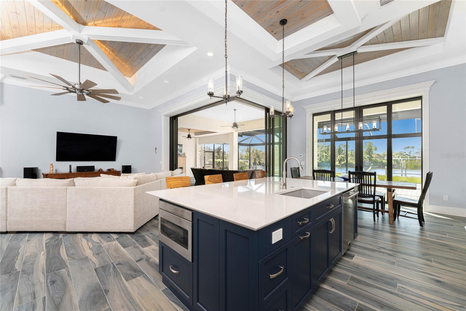 16668 LIGGETT CIR, PORT CHARLOTTE, FL, 33981