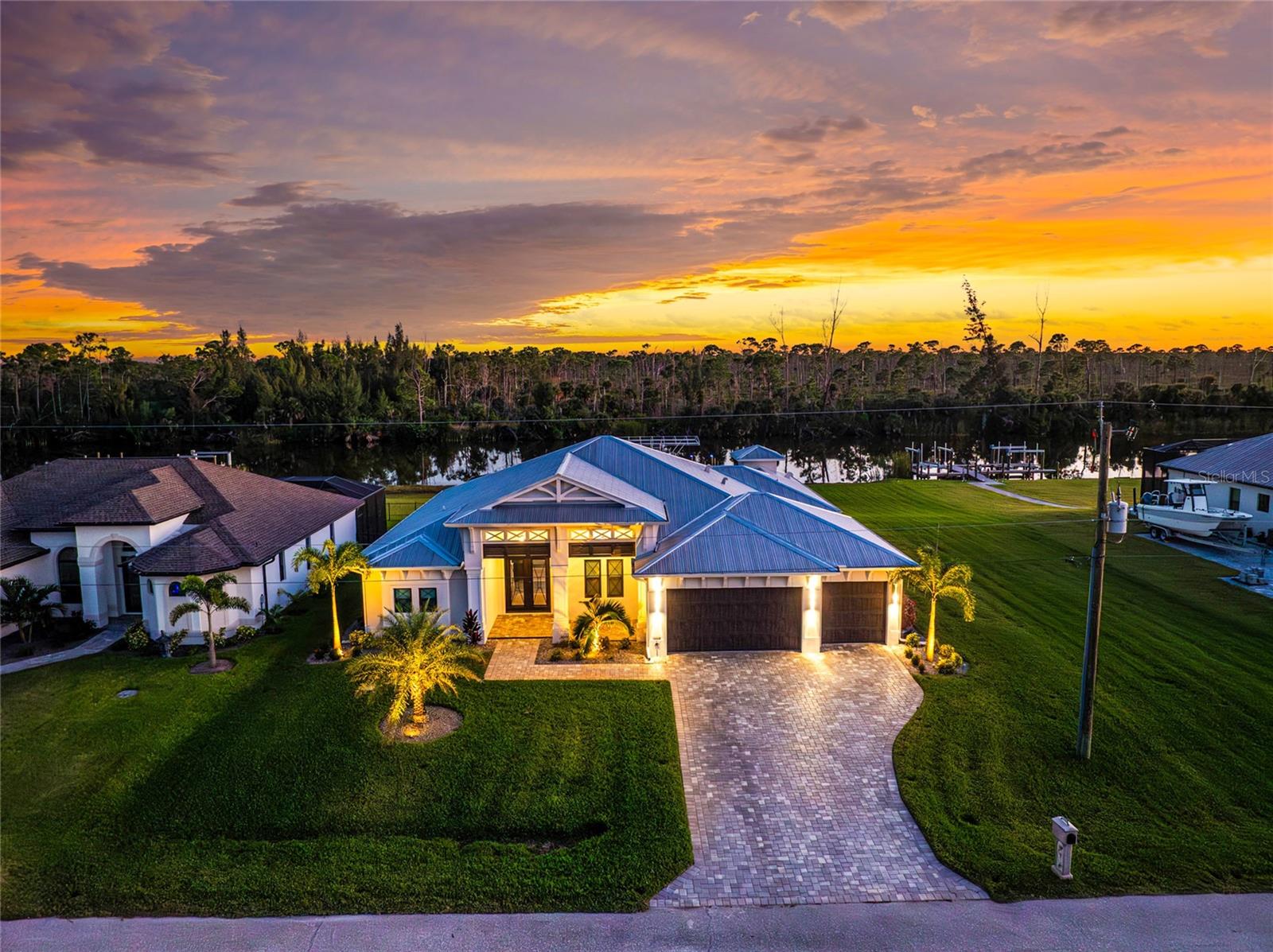 16668 LIGGETT CIR, PORT CHARLOTTE, FL, 33981