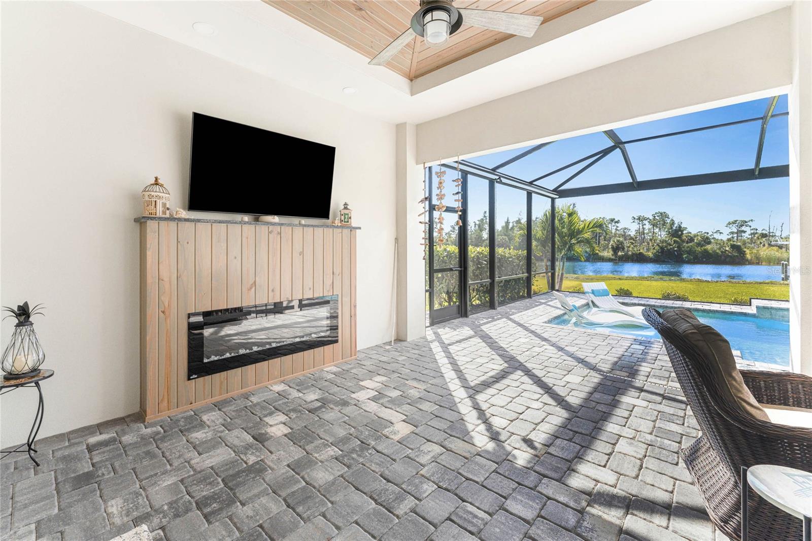 16668 LIGGETT CIR, PORT CHARLOTTE, FL, 33981