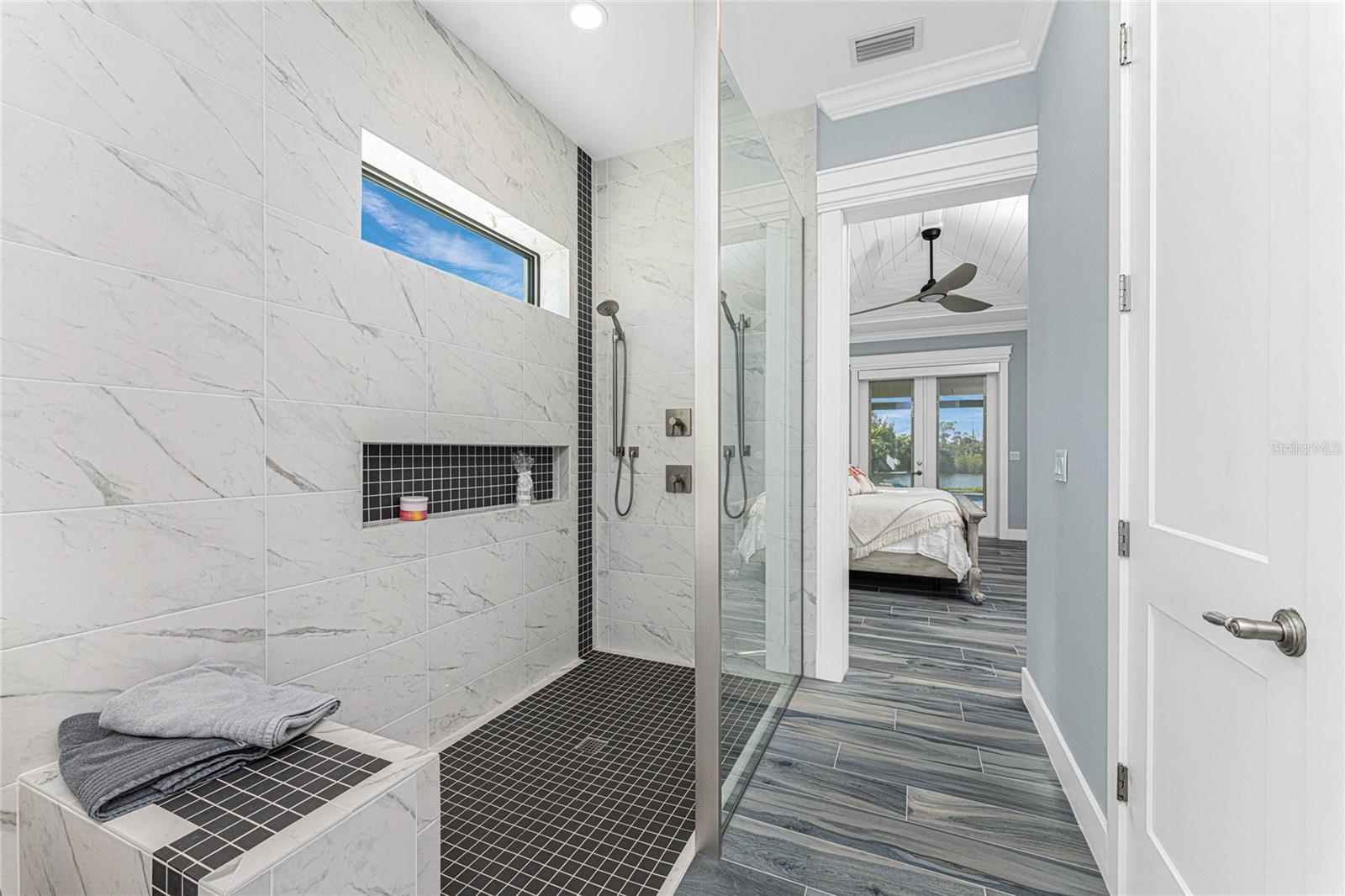 16668 LIGGETT CIR, PORT CHARLOTTE, FL, 33981