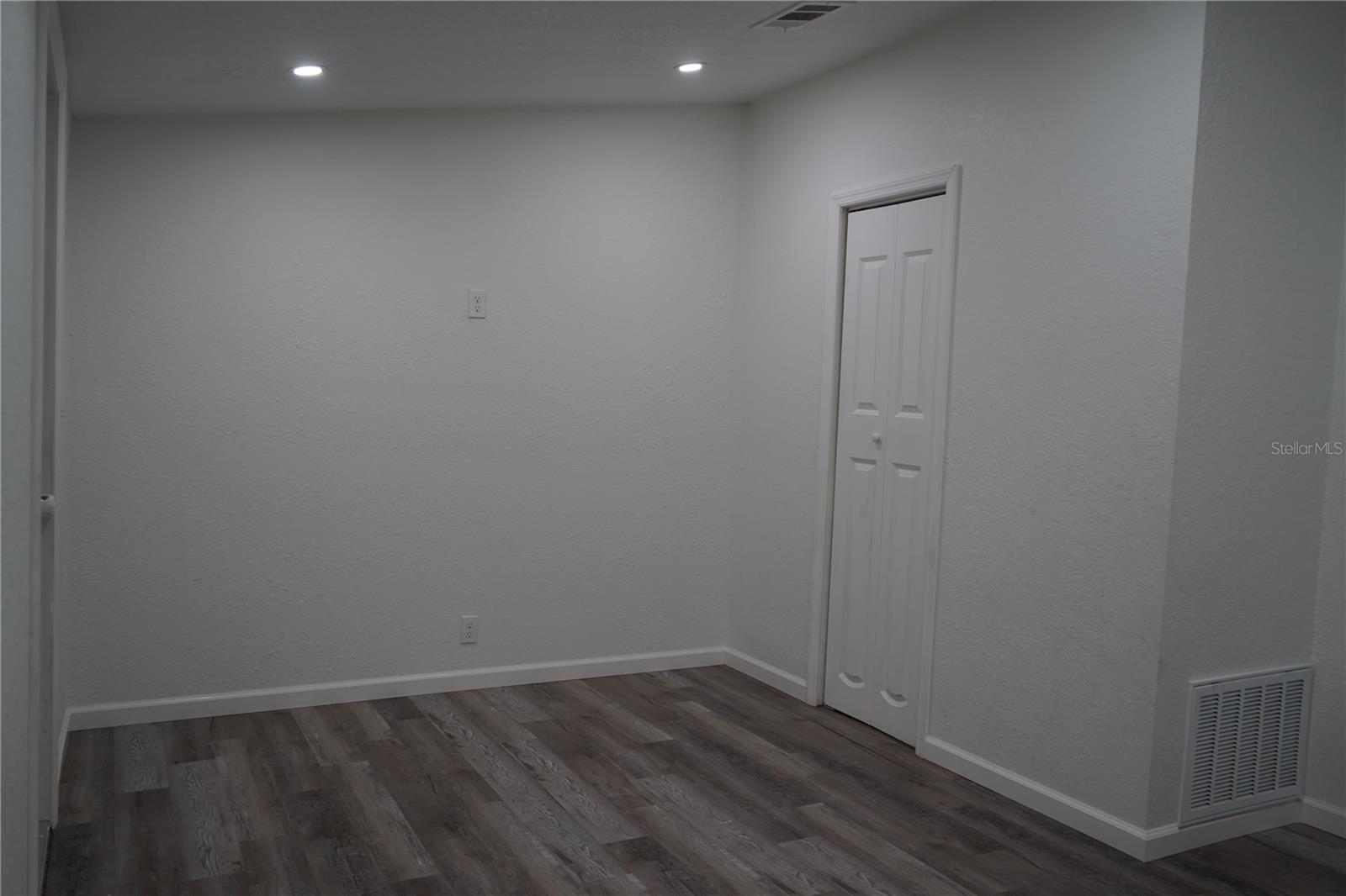 9800 OAKS ST, TAMPA, FL, 33635