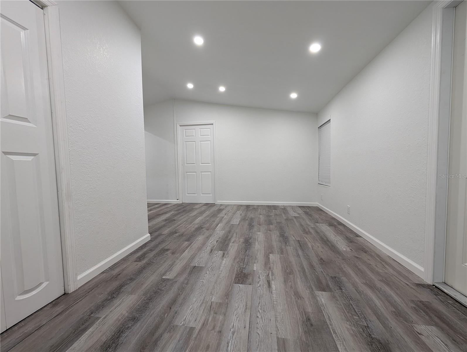 9800 OAKS ST, TAMPA, FL, 33635