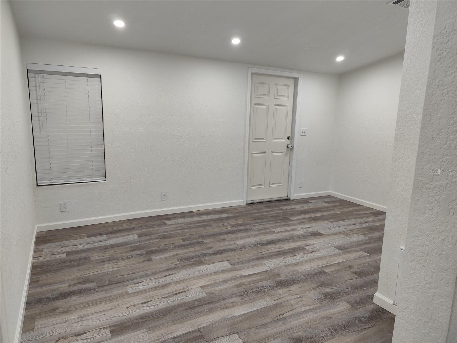 9800 OAKS ST, TAMPA, FL, 33635