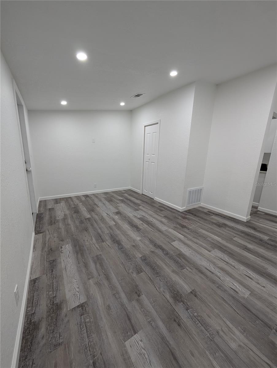 9800 OAKS ST, TAMPA, FL, 33635