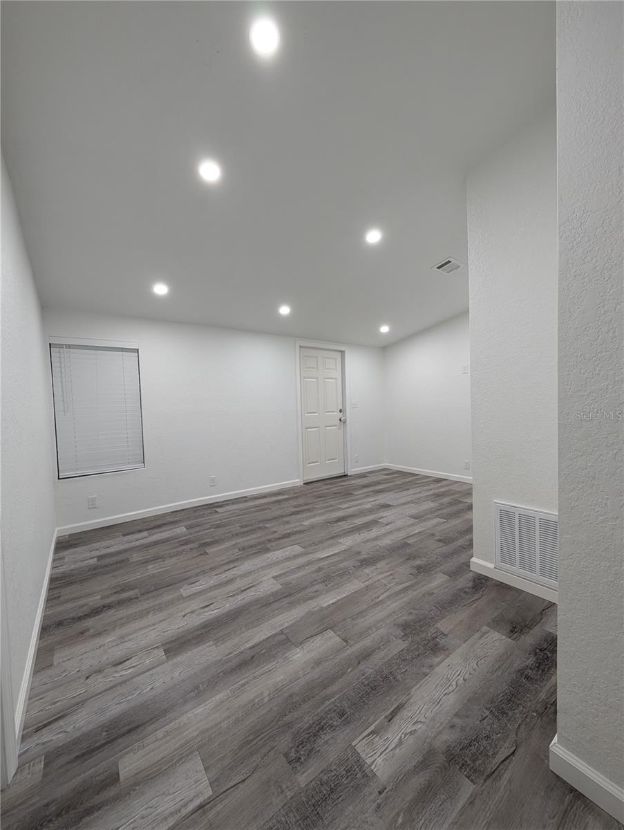 9800 OAKS ST, TAMPA, FL, 33635