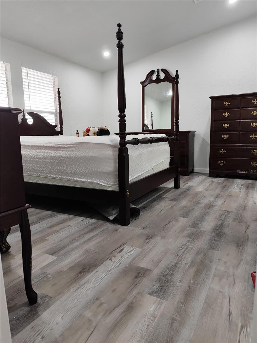 9800 OAKS ST, TAMPA, FL, 33635