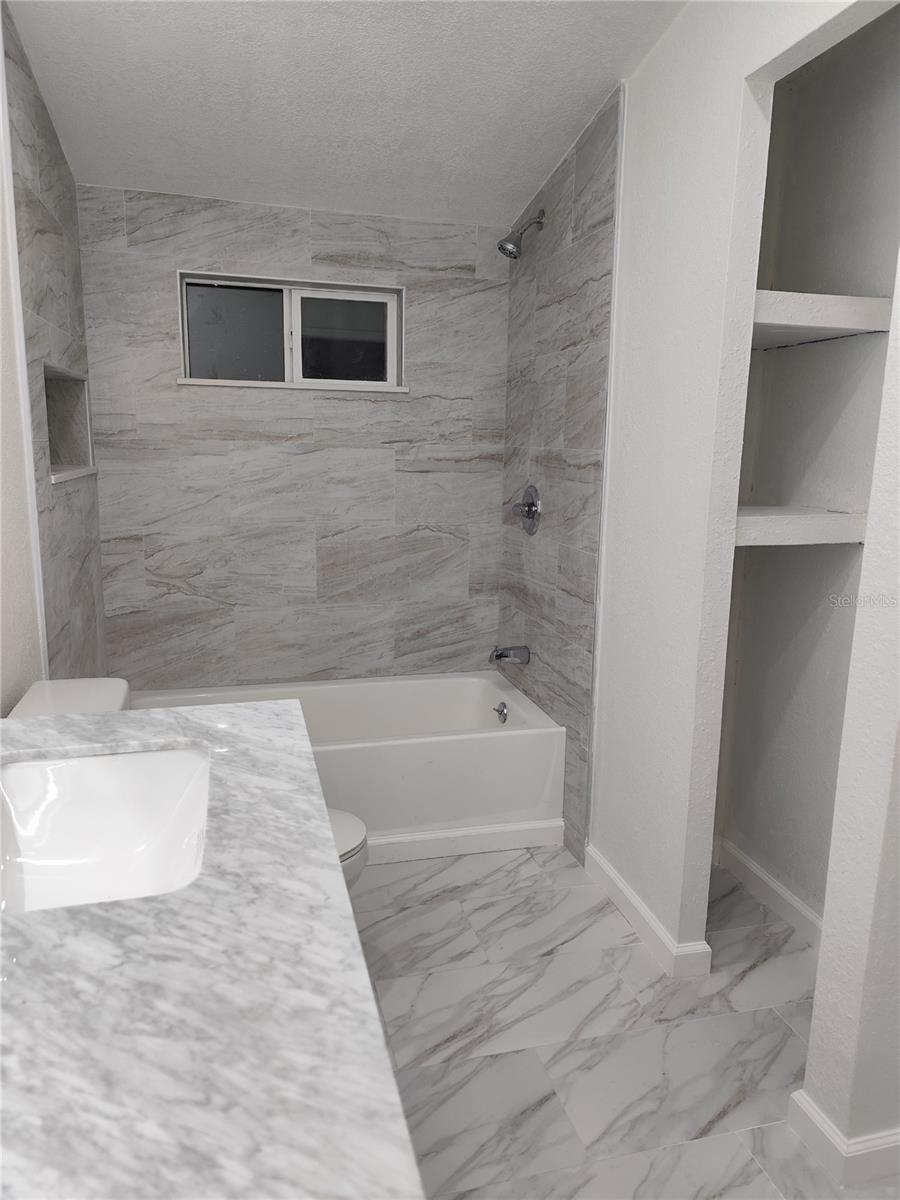 9800 OAKS ST, TAMPA, FL, 33635