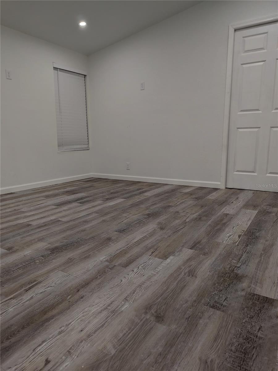 9800 OAKS ST, TAMPA, FL, 33635