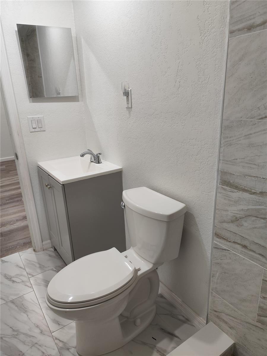 9800 OAKS ST, TAMPA, FL, 33635