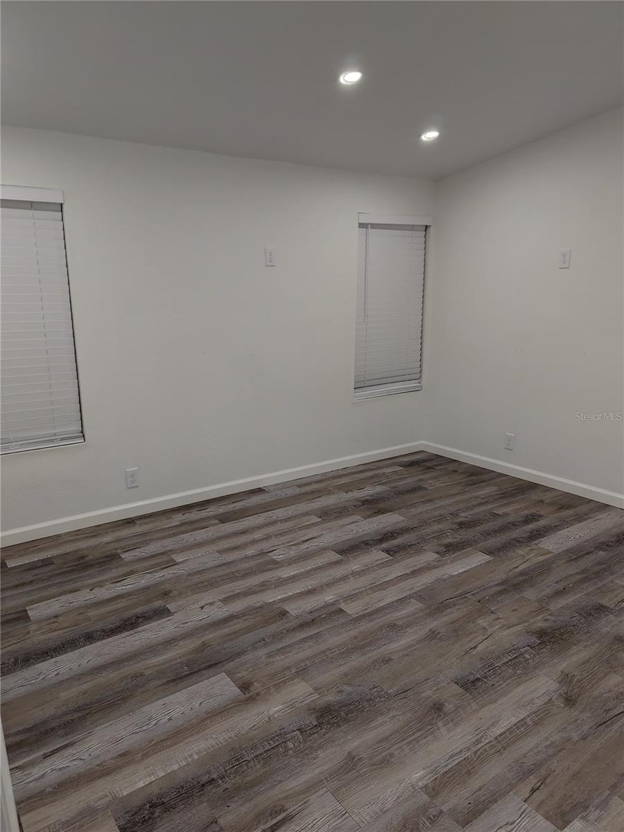 9800 OAKS ST, TAMPA, FL, 33635