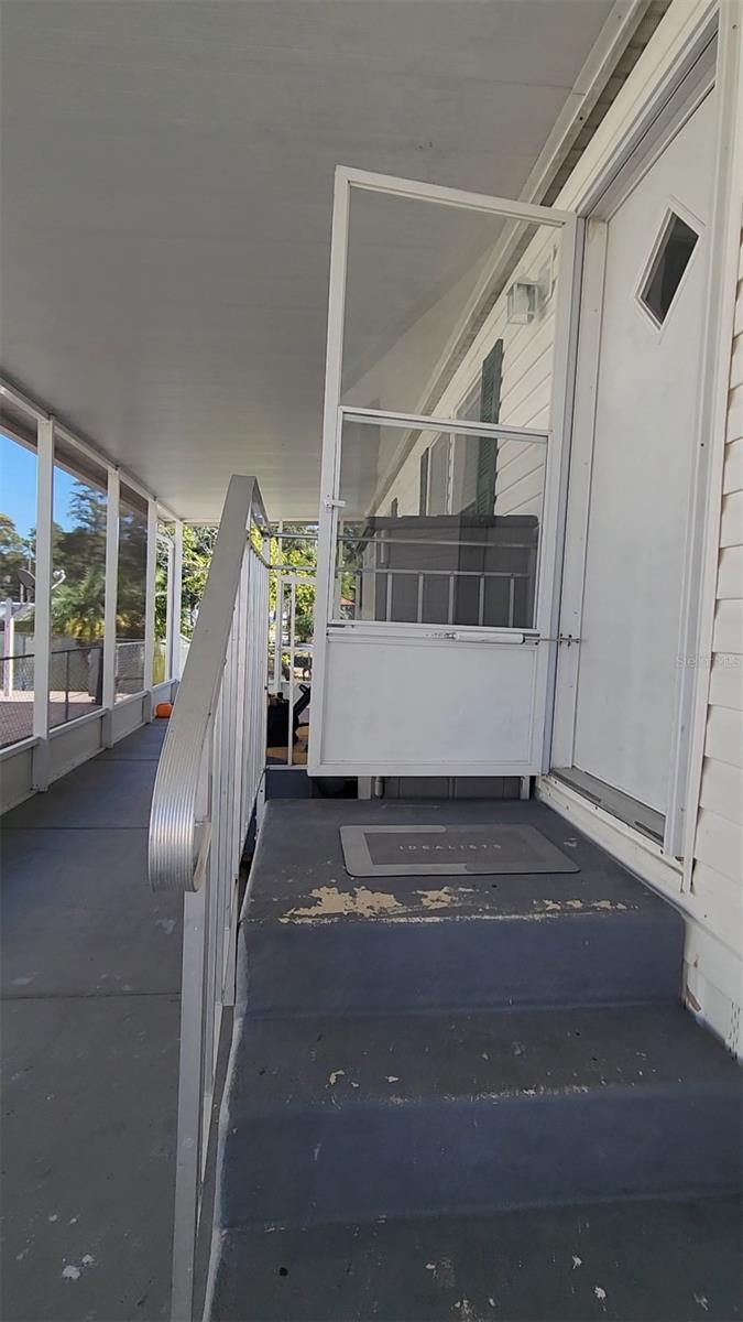 9800 OAKS ST, TAMPA, FL, 33635