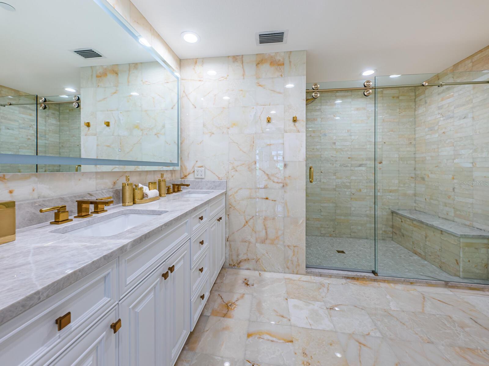 11 BAYMONT ST #403, CLEARWATER BEACH, FL, 33767