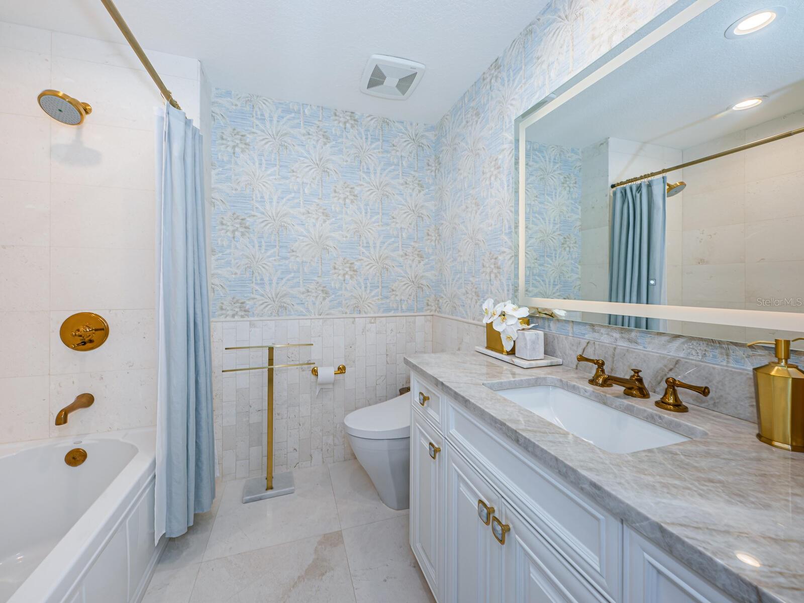 11 BAYMONT ST #403, CLEARWATER BEACH, FL, 33767