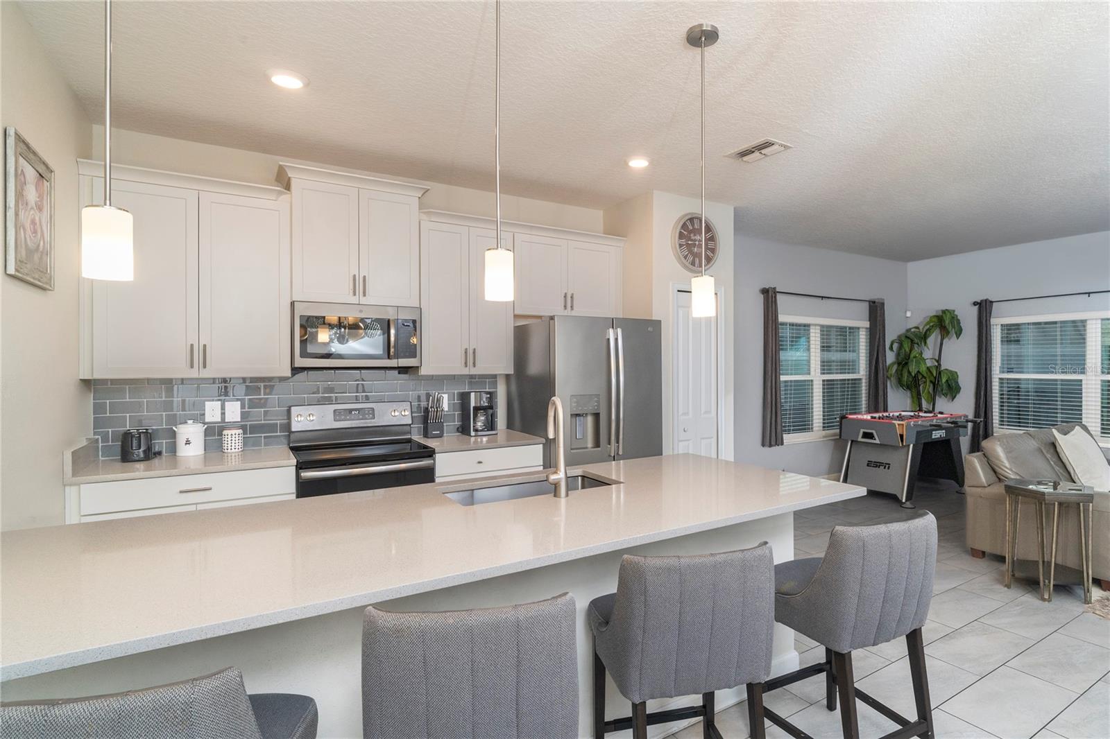 230 OCEAN COURSE AVE, DAVENPORT, FL, 33896