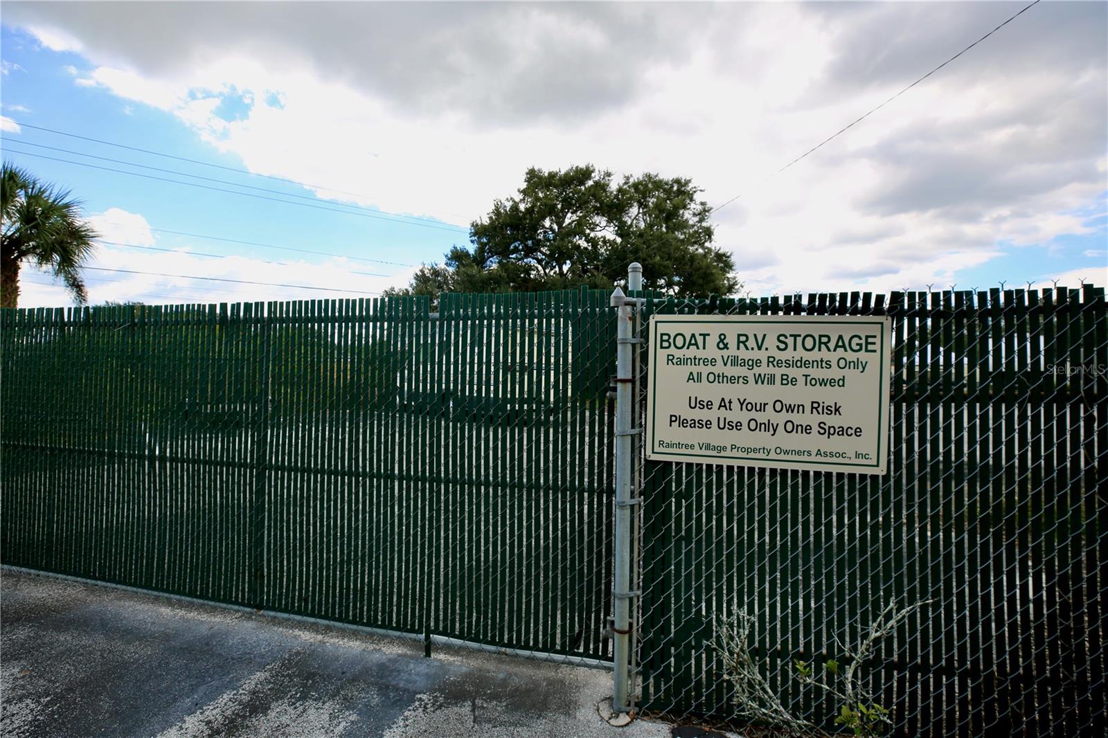 11702 RAINTREE VILLAGE BLVD #B, TEMPLE TERRACE, FL, 33617