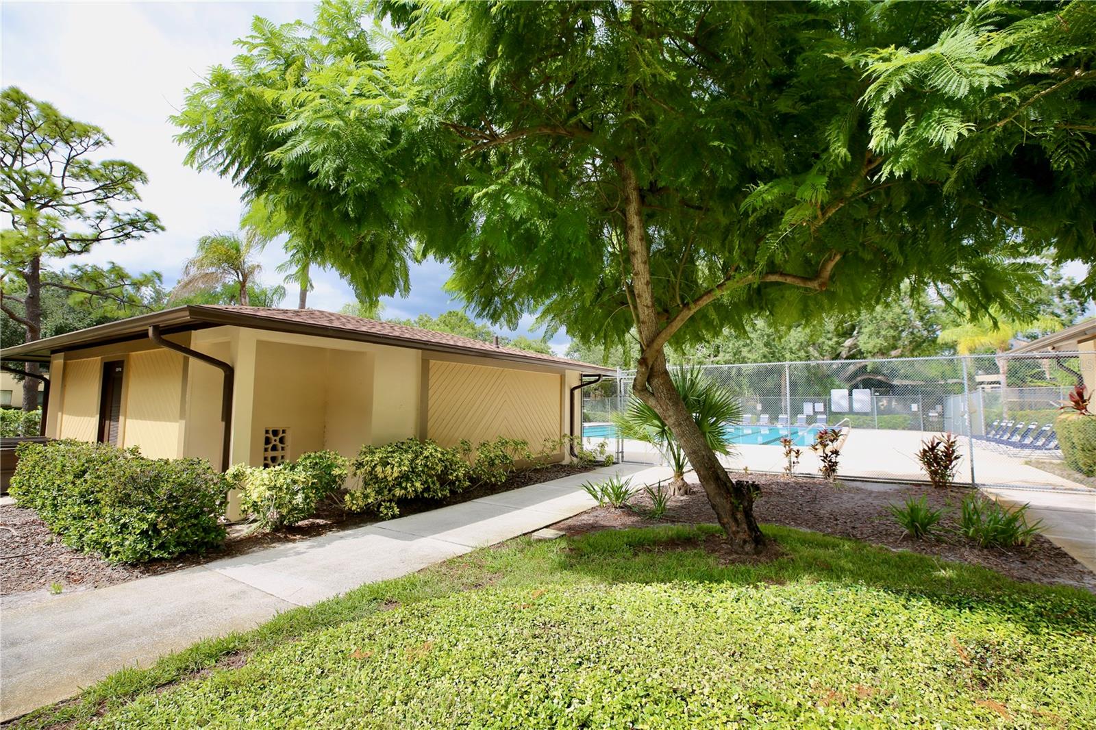 11702 RAINTREE VILLAGE BLVD #B, TEMPLE TERRACE, FL, 33617