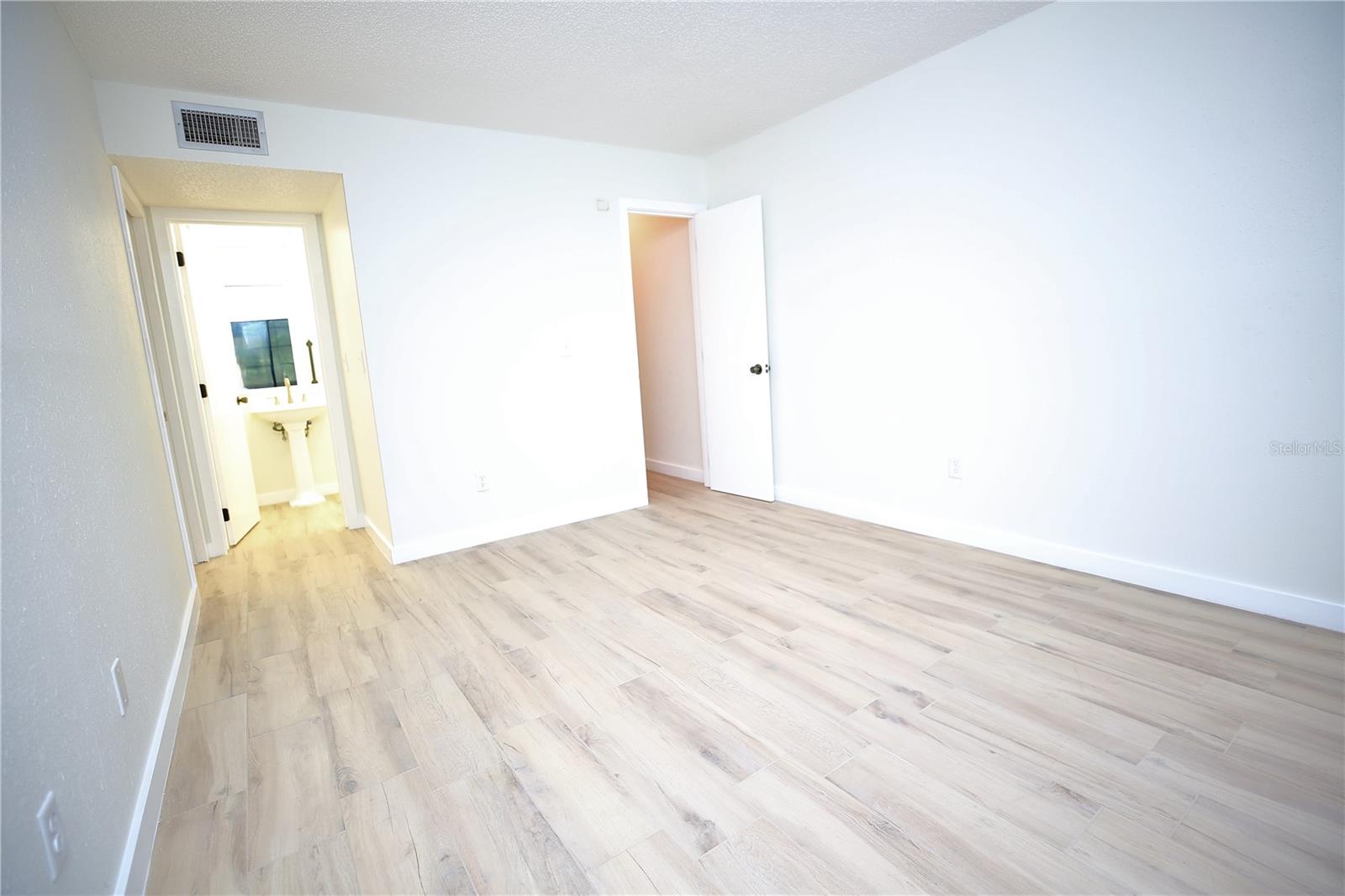 11702 RAINTREE VILLAGE BLVD #B, TEMPLE TERRACE, FL, 33617