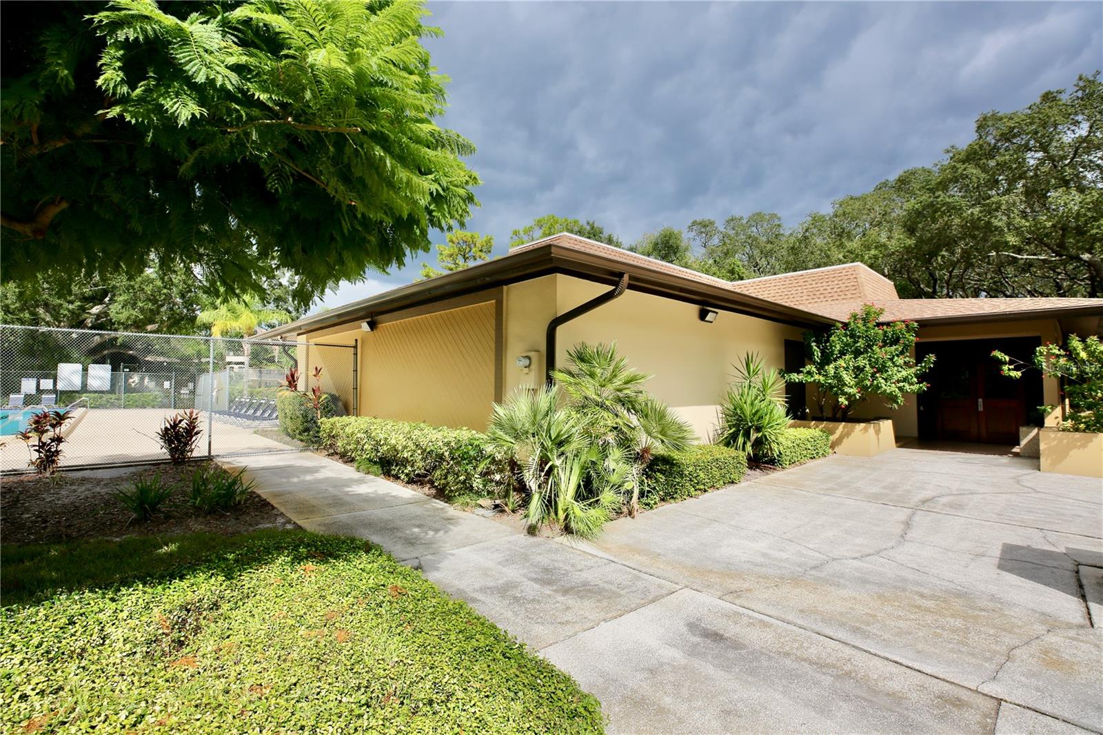 11702 RAINTREE VILLAGE BLVD #B, TEMPLE TERRACE, FL, 33617