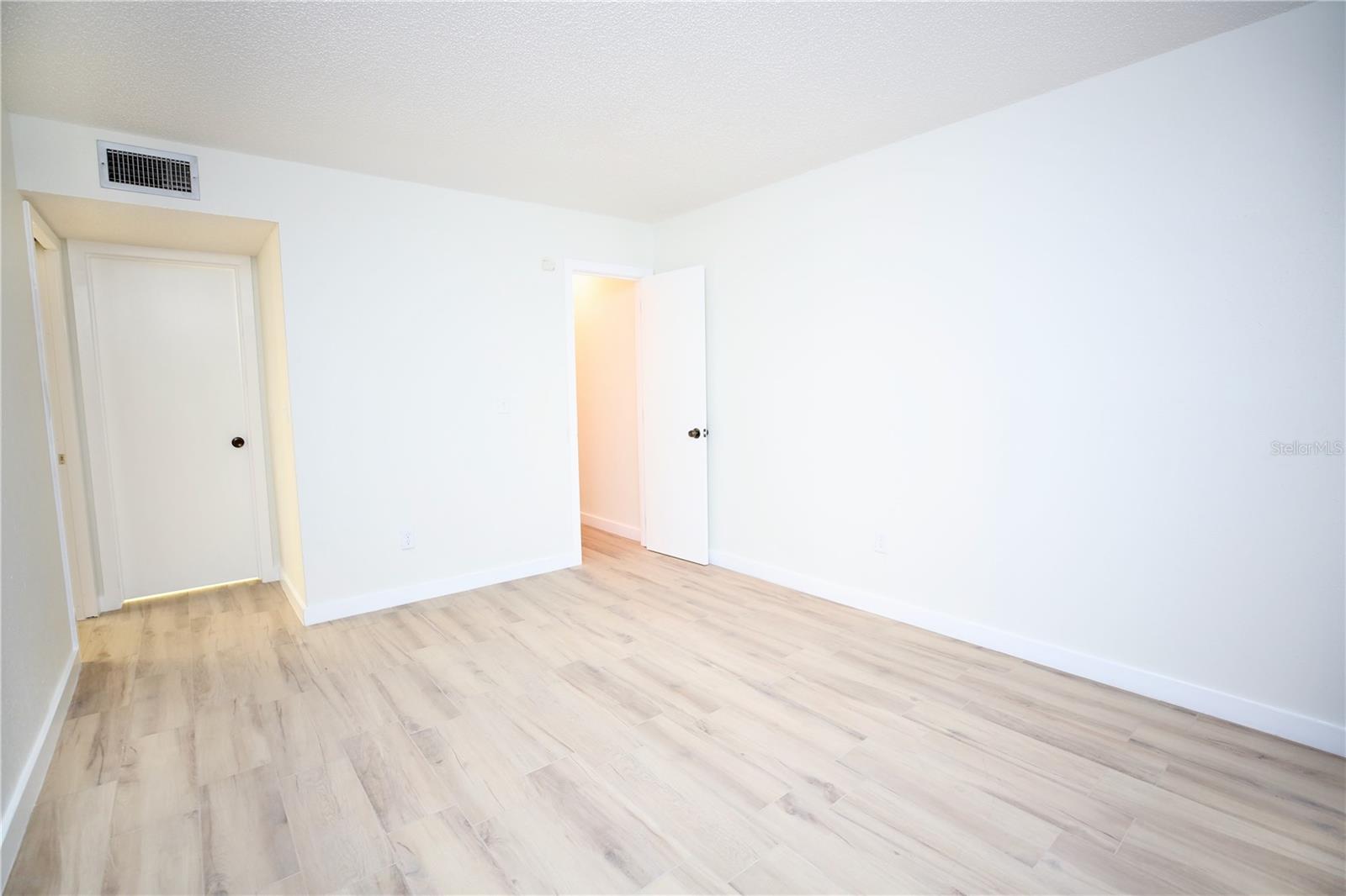 11702 RAINTREE VILLAGE BLVD #B, TEMPLE TERRACE, FL, 33617