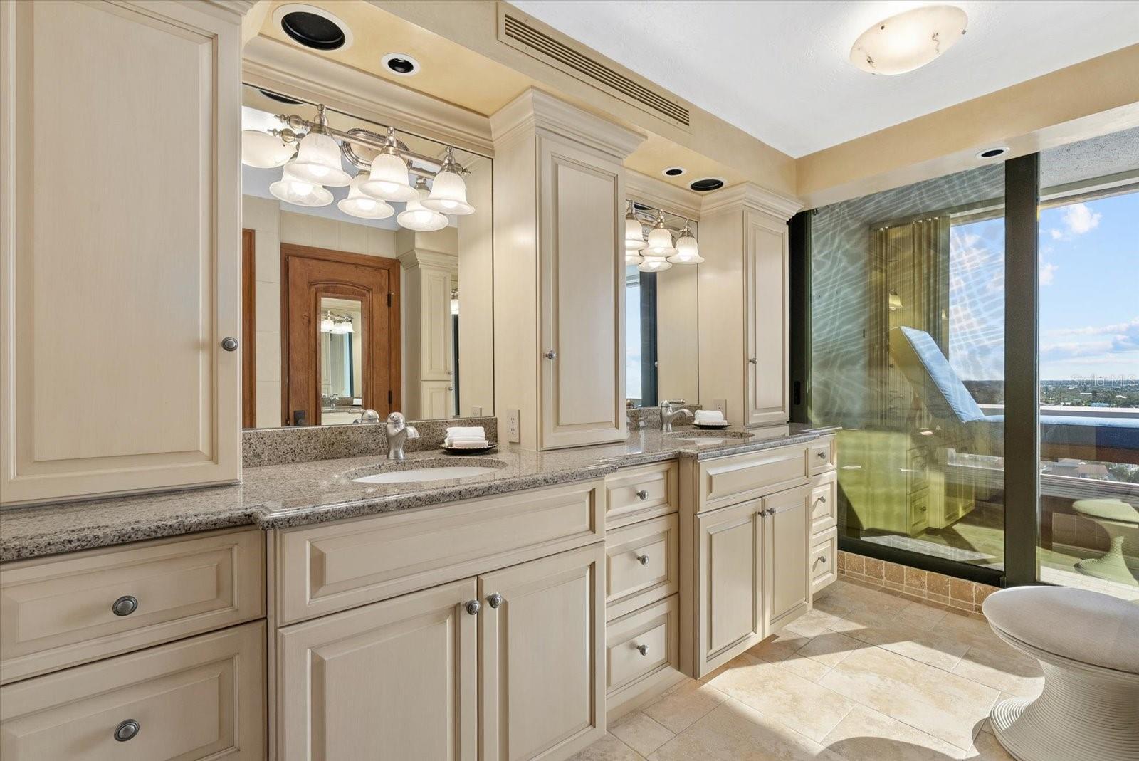 A4670756 Property Photo