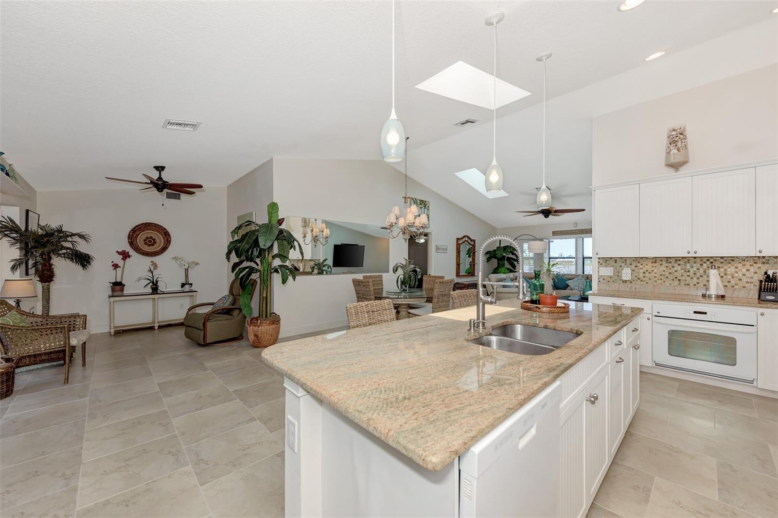 8170 CASA DE MEADOWS DR, ENGLEWOOD, FL, 34224