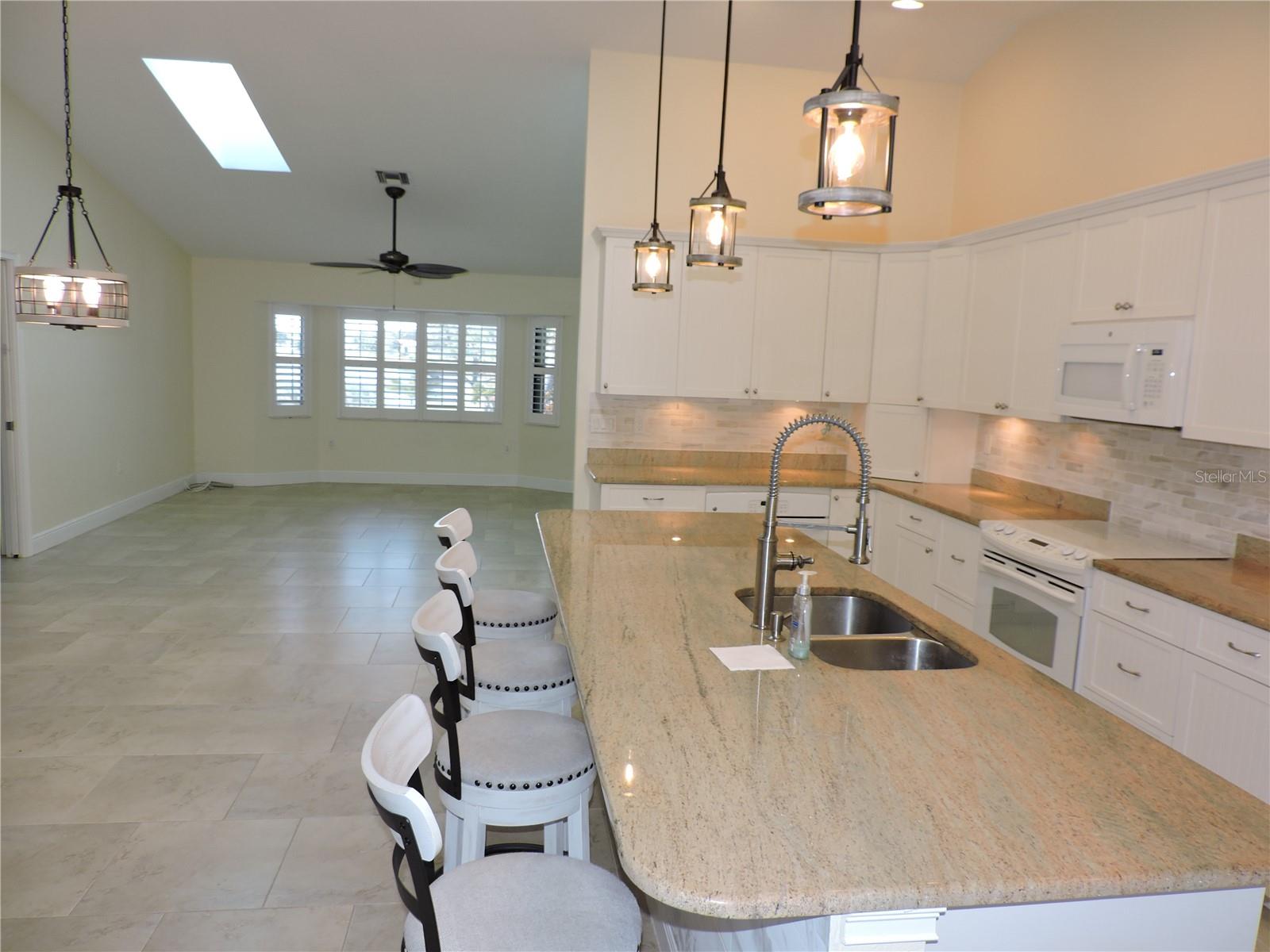 8170 CASA DE MEADOWS DR, ENGLEWOOD, FL, 34224