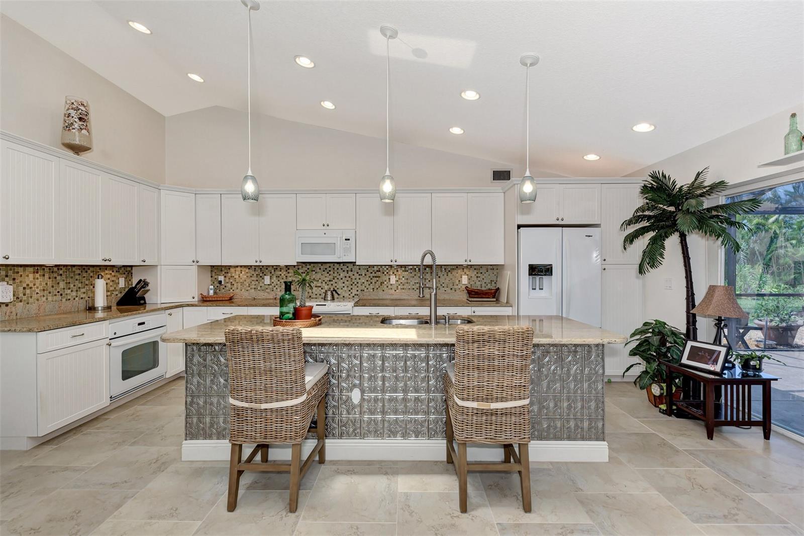 8170 CASA DE MEADOWS DR, ENGLEWOOD, FL, 34224