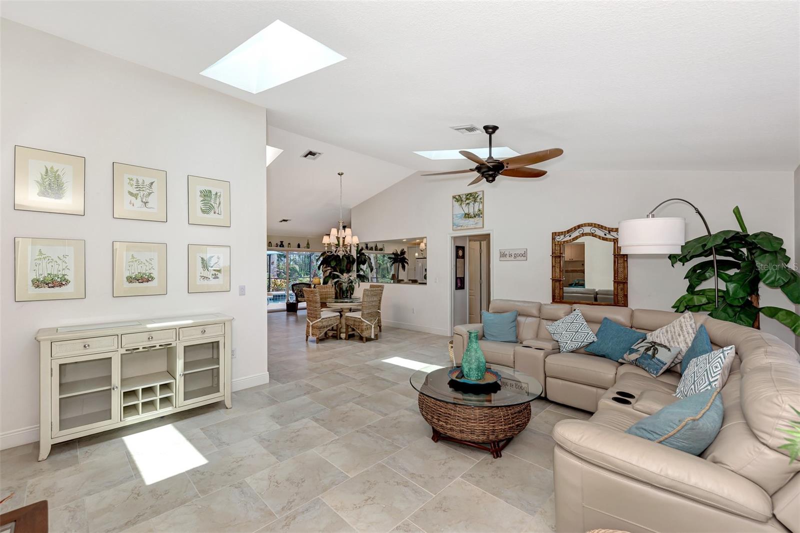 8170 CASA DE MEADOWS DR, ENGLEWOOD, FL, 34224