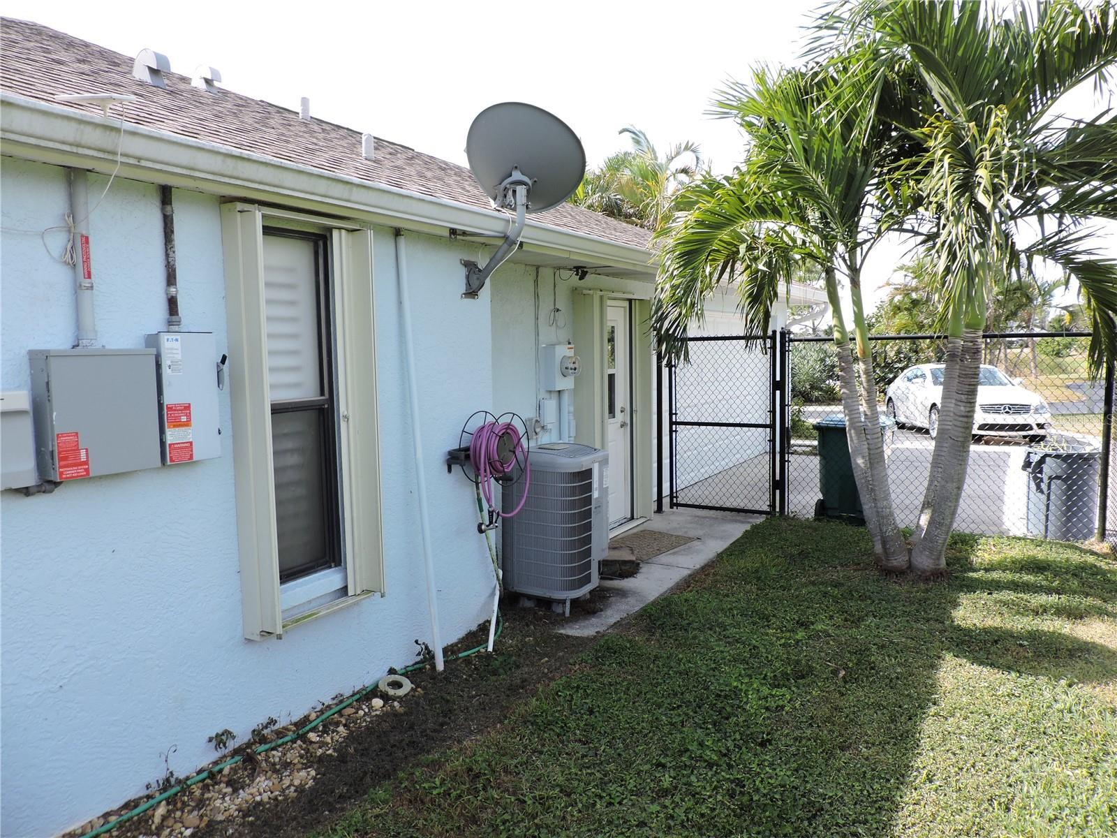 8170 CASA DE MEADOWS DR, ENGLEWOOD, FL, 34224