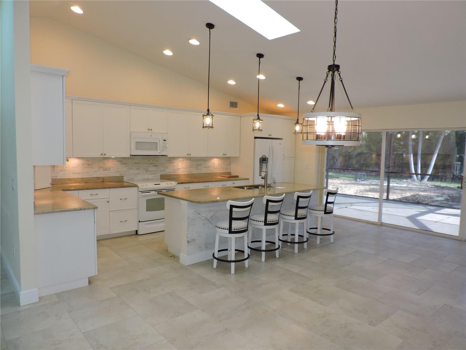 8170 CASA DE MEADOWS DR, ENGLEWOOD, FL, 34224