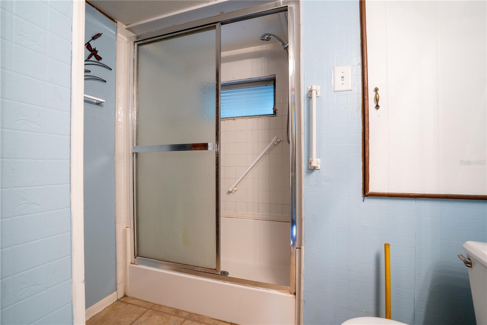 TB8444228 Property Photo