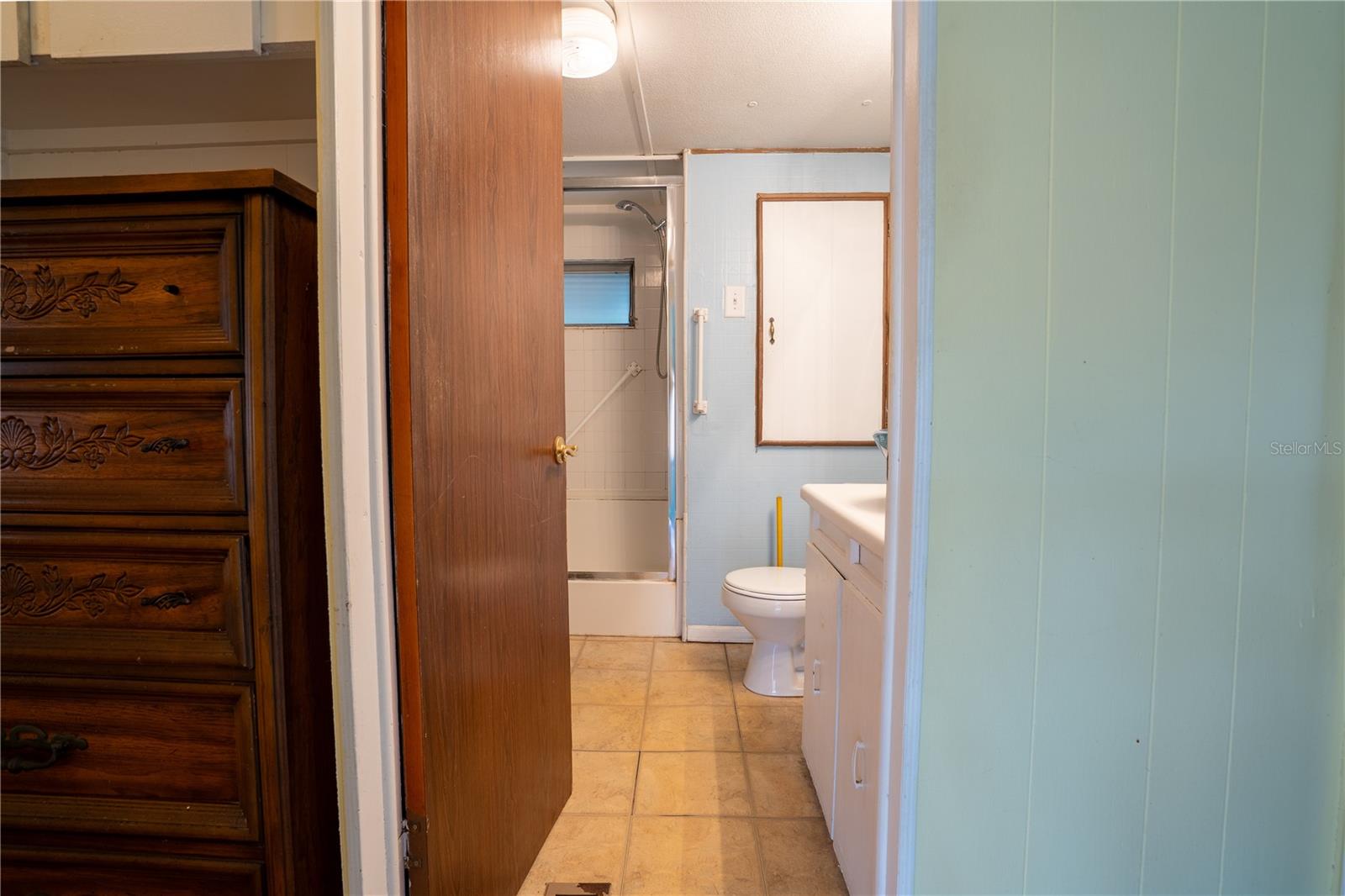 TB8444228 Property Photo