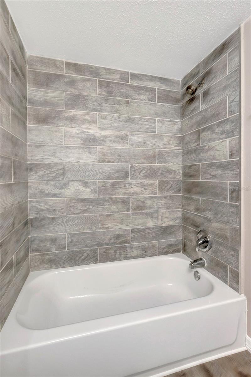 1714 E MAPLE AVE, TAMPA, FL, 33604