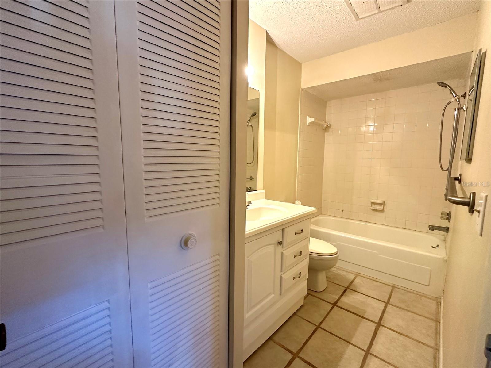 TB8444260 Property Photo