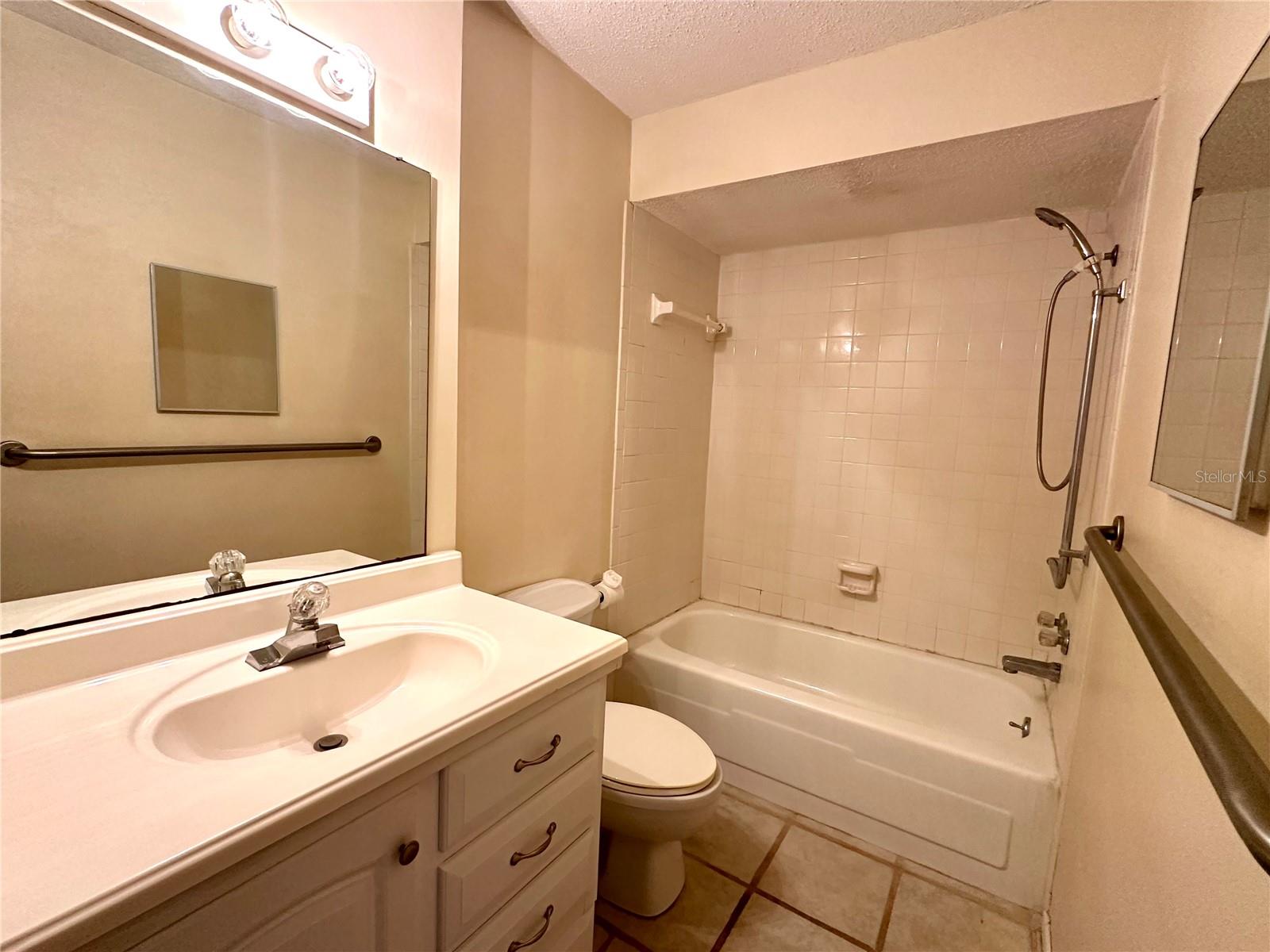 TB8444260 Property Photo