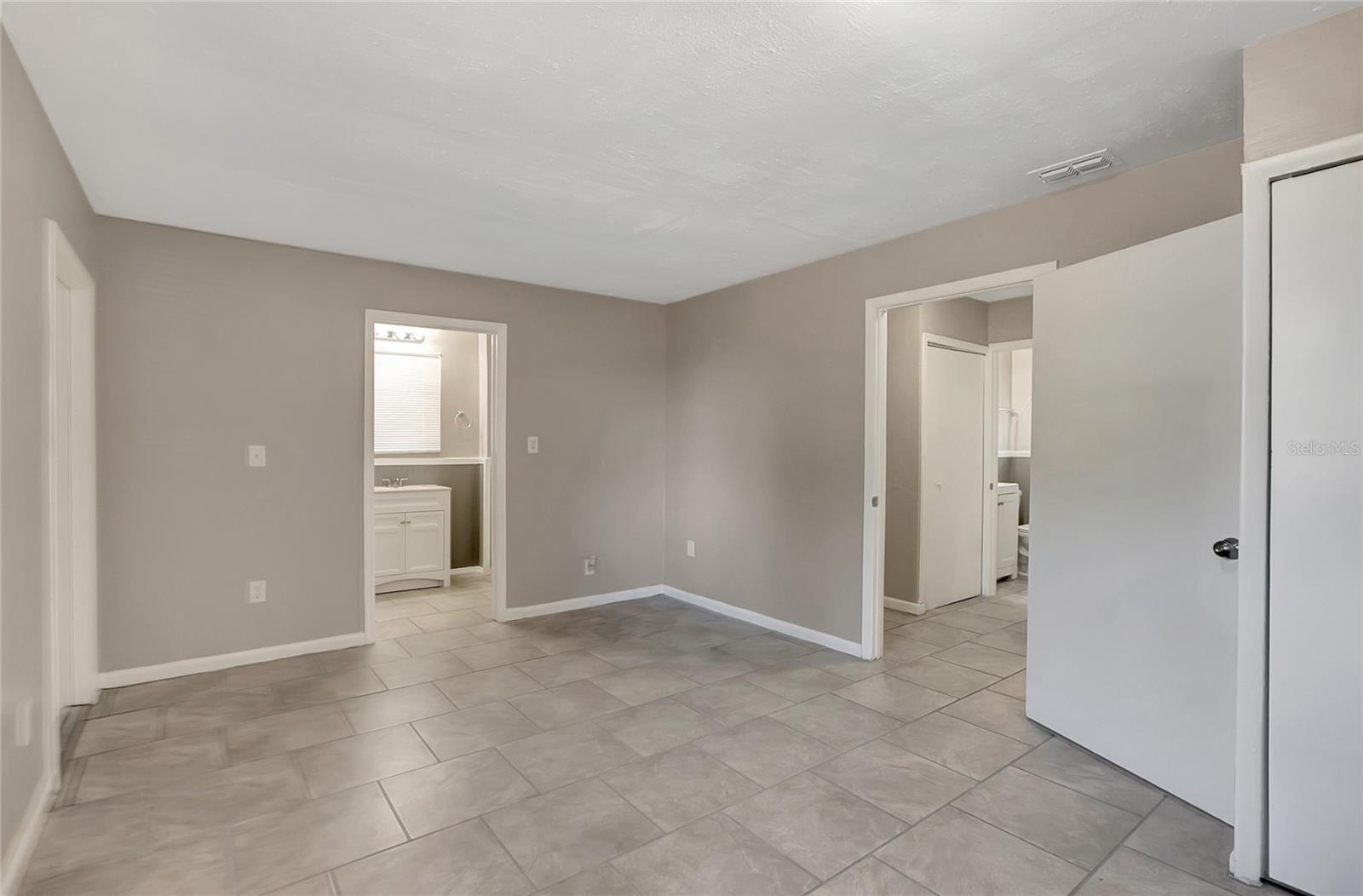 7902 ALLAMANDA AVE, TAMPA, FL, 33619